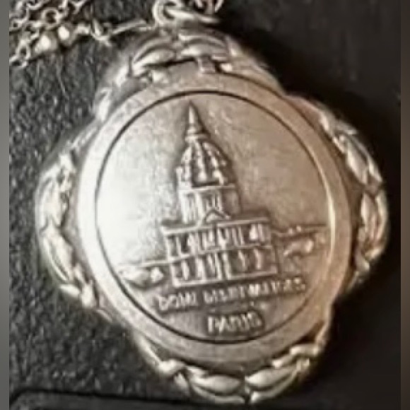 Cabi Landmark Locket - Picture 3 of 8